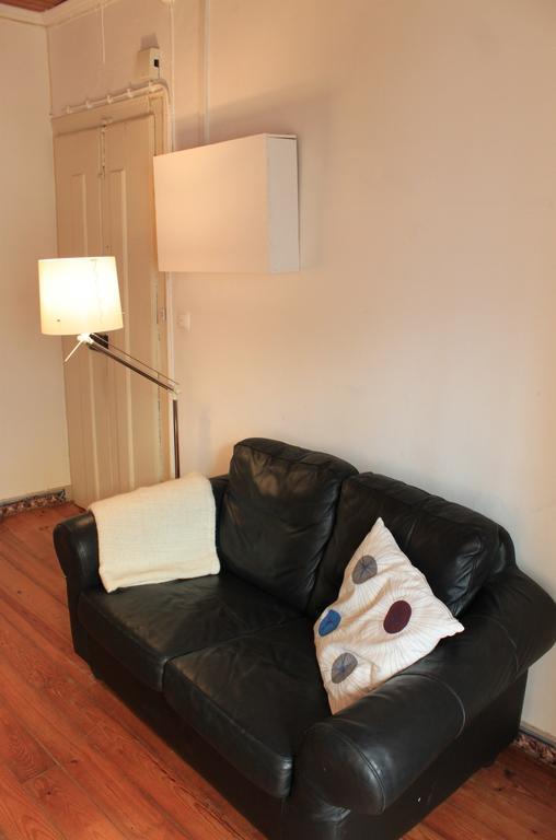 The Blue House - Lively Bairro Alto Apartment Lisbon Room photo