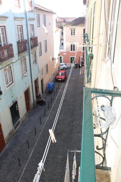 The Blue House - Lively Bairro Alto Apartment Lisbon Room photo